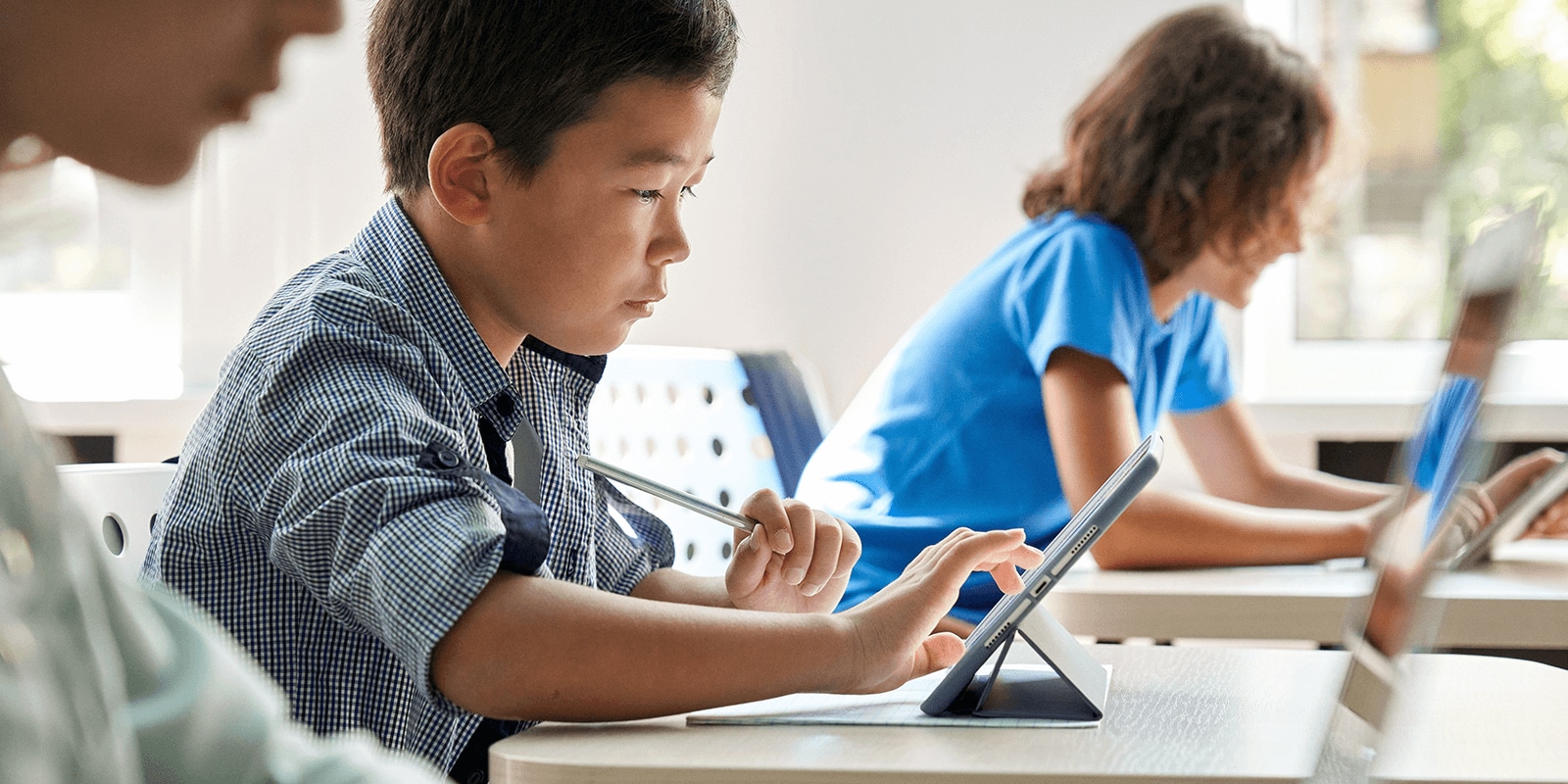 Students with tablets